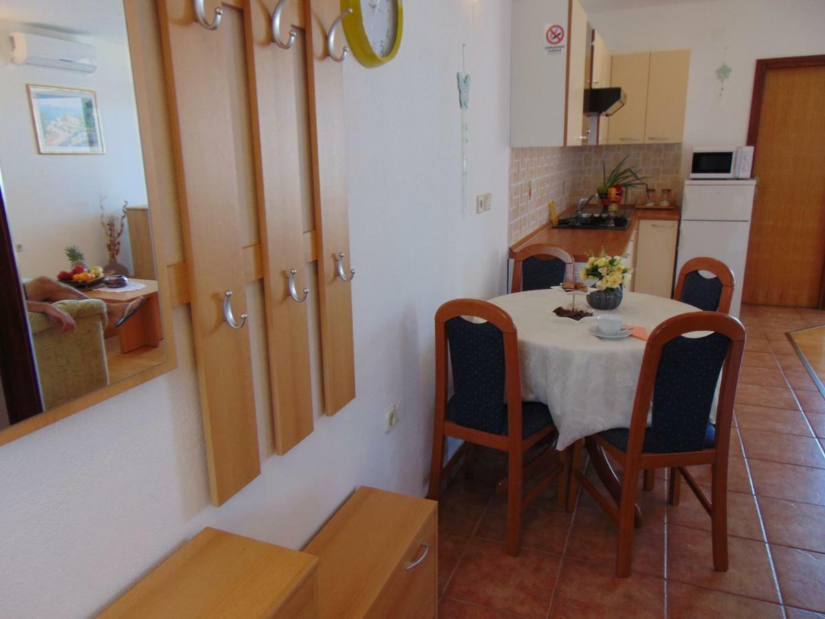 Apartment Mia Malinska Eksteriør billede